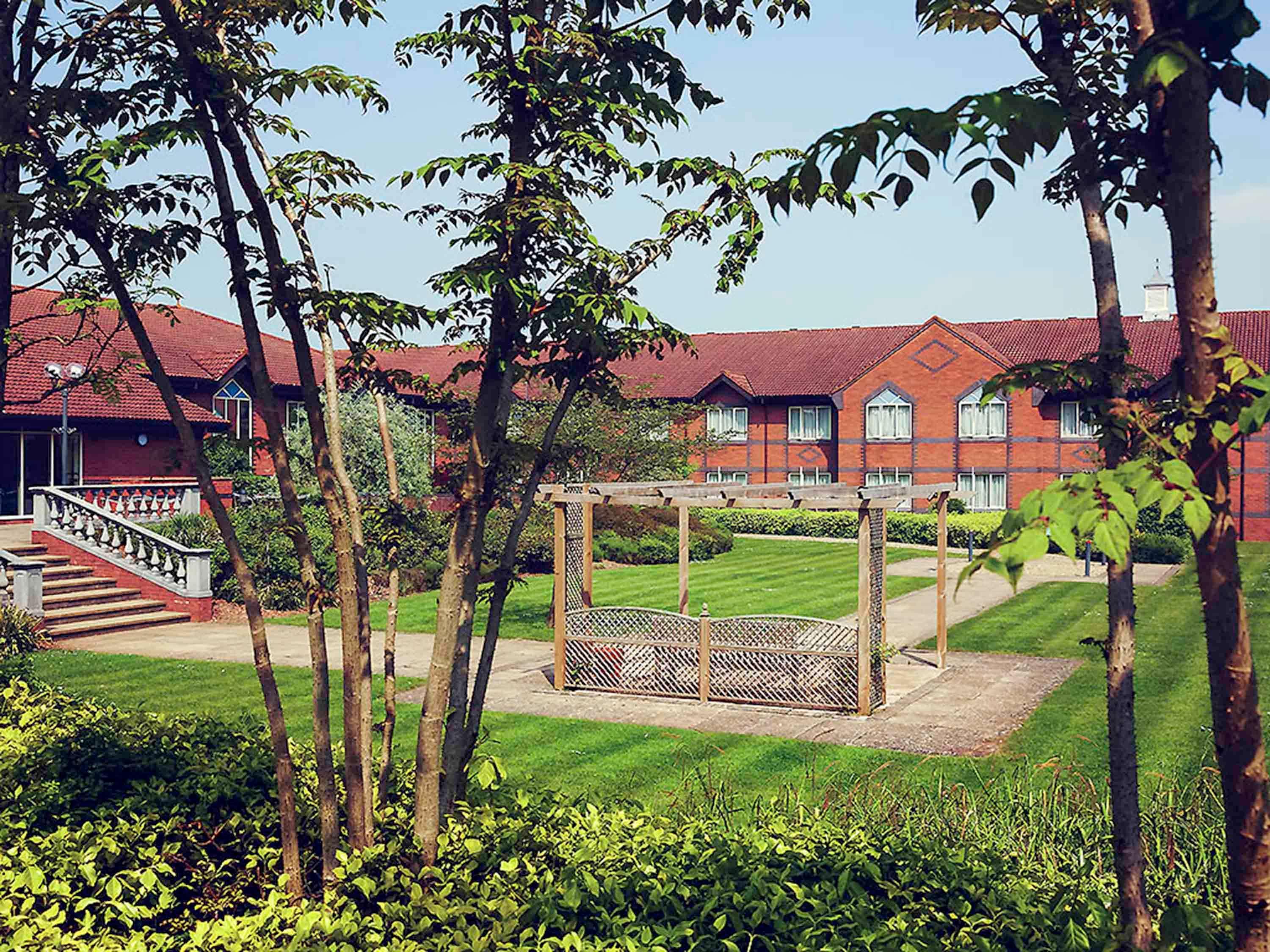 Mercure Daventry Court Hotel Exterior photo