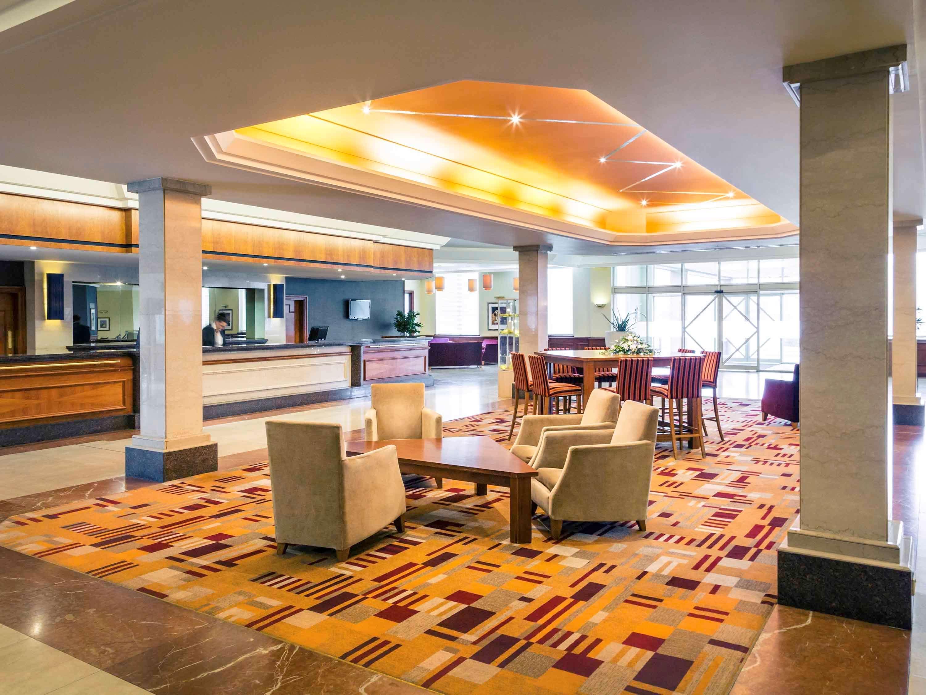 Mercure Daventry Court Hotel Exterior photo