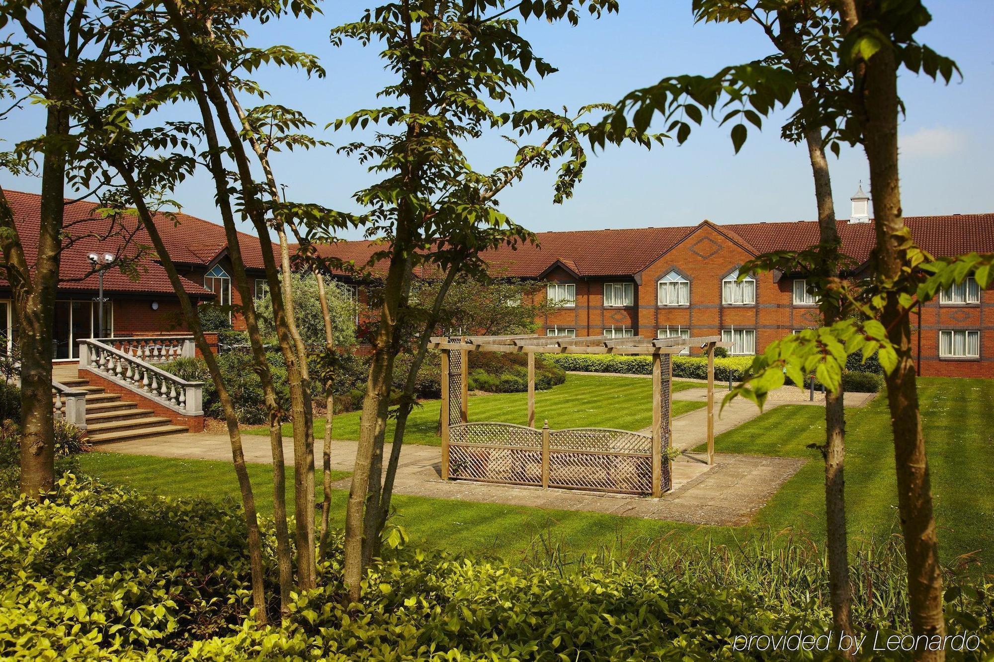 Mercure Daventry Court Hotel Exterior photo